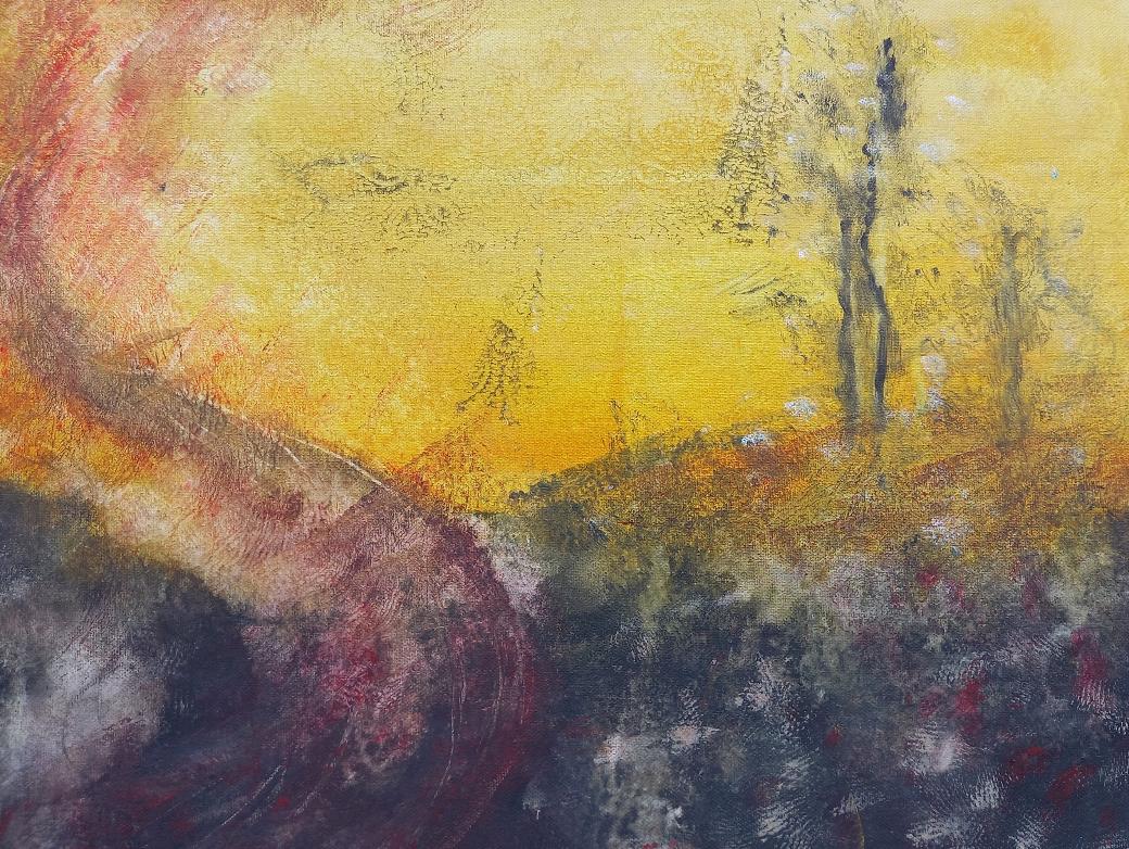 Ein Kunstwerk in hellen Farben , dahinter ein Figur oder  ein Baum