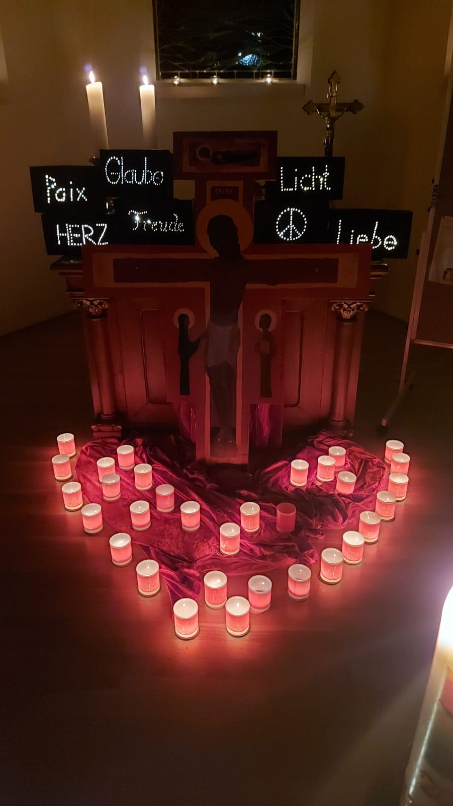 Taizegebt in der Ev. Kirche Wadern zum Frieden