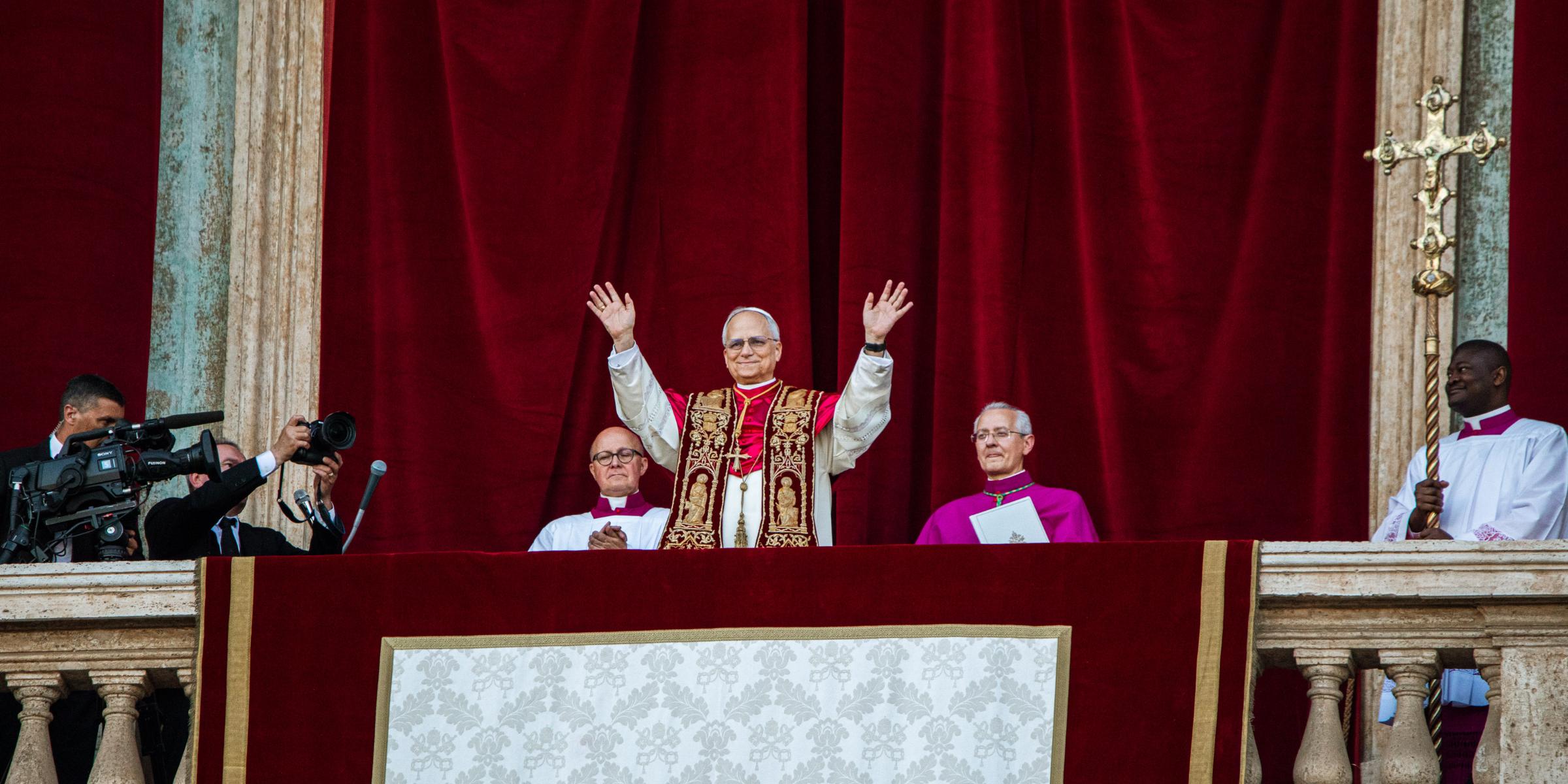 Papst Leo IVX zeigt sich nach seiner Wahl