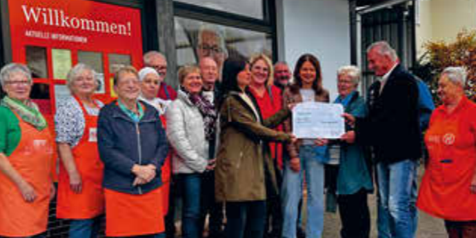 Spendenübergabe der-Ostergarten-Wadern an die Tafel Wadern (c) Pastoraler Raum Wadern Spendenübergabe der-Ostergarten-Wadern an die Tafel Wadern