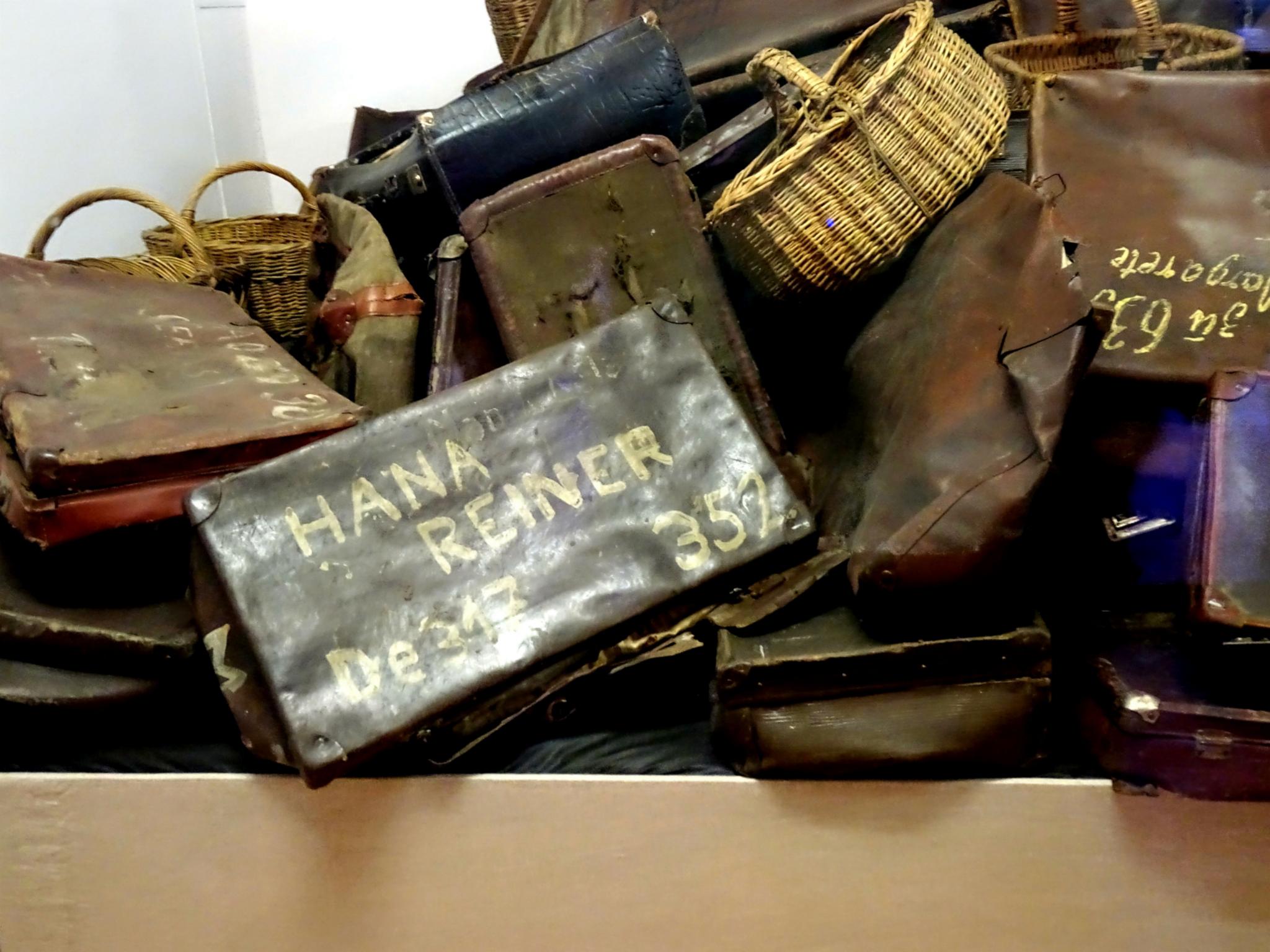 Koffer der Opfer aus Ausschwitz Birkenau