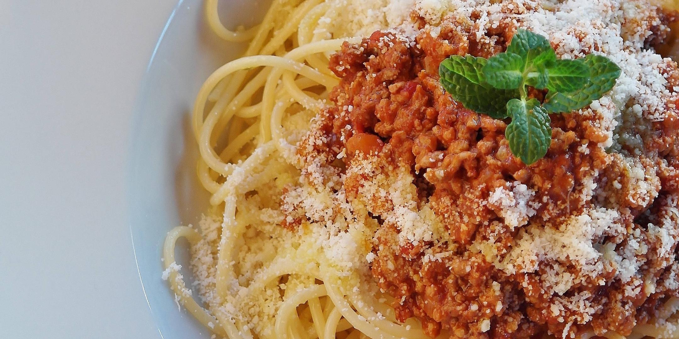Ein Teller Spaghetti Bolognese