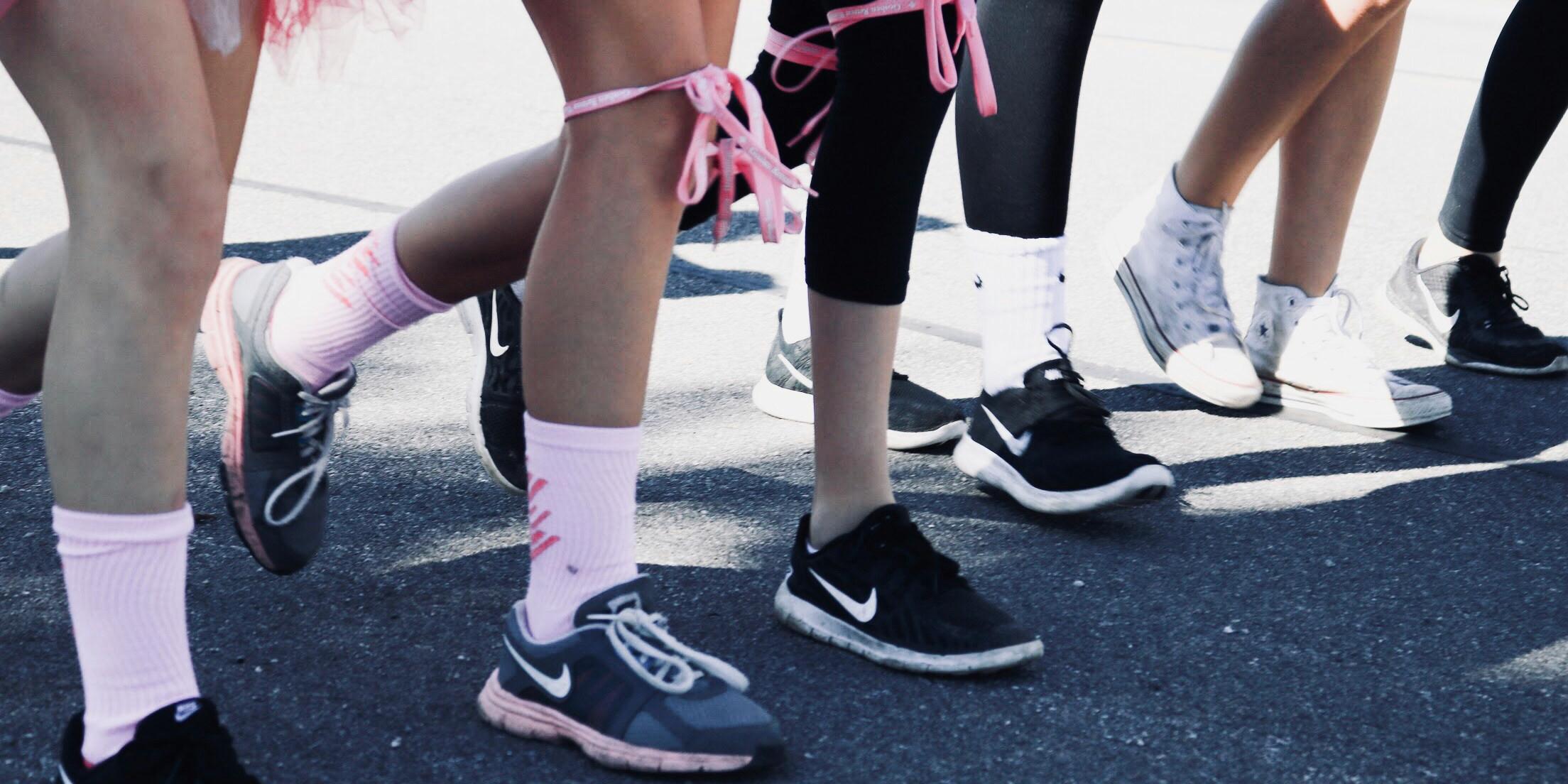 Laufenden Beine bei einem Spendenlauf